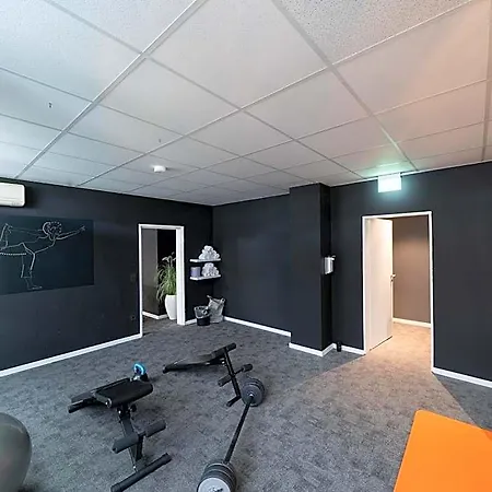 Juststay Muelheim Oberhausen & فندق