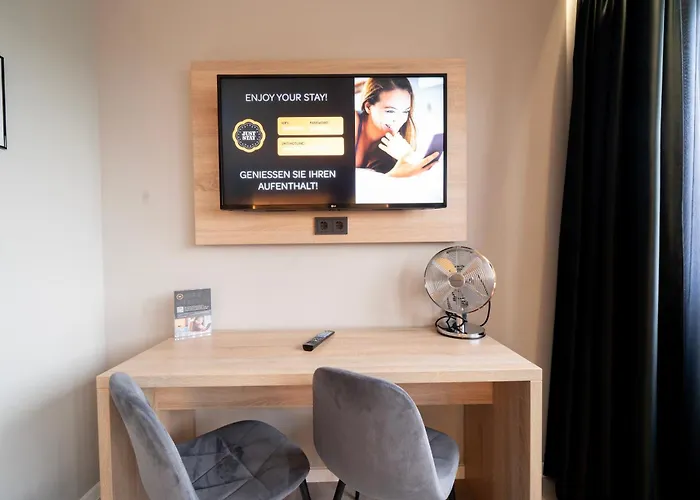 Juststay Muelheim & Hotell 3*